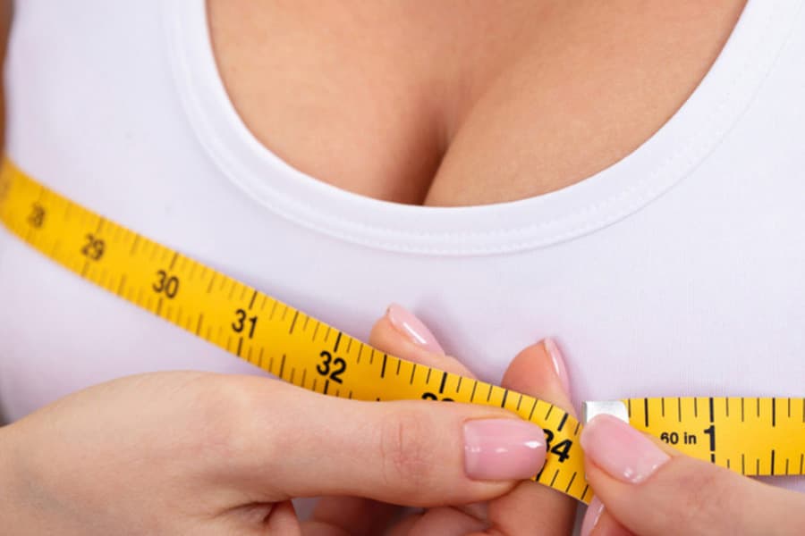 Peut-on rattraper une imperfection après réduction mammaire ?